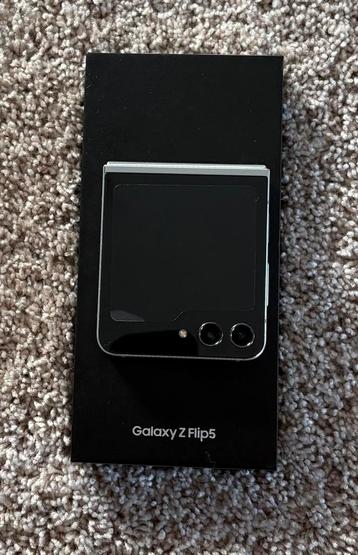 Samsung Galaxy Z flip 5 256GB beschikbaar voor biedingen