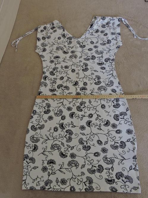 3 mooie gemakkelijke fijne zomer t-shirt kleedjes jurkjes, Kleding | Dames, Jurken, Gedragen, Maat 38/40 (M), Wit, Boven de knie