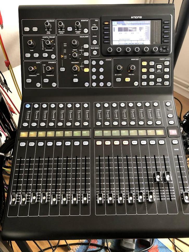 Midas M32R LIVE-mixer, Muziek en Instrumenten, Mengpanelen, Zo goed als nieuw, 20 kanalen of meer, Microfooningang, Ophalen