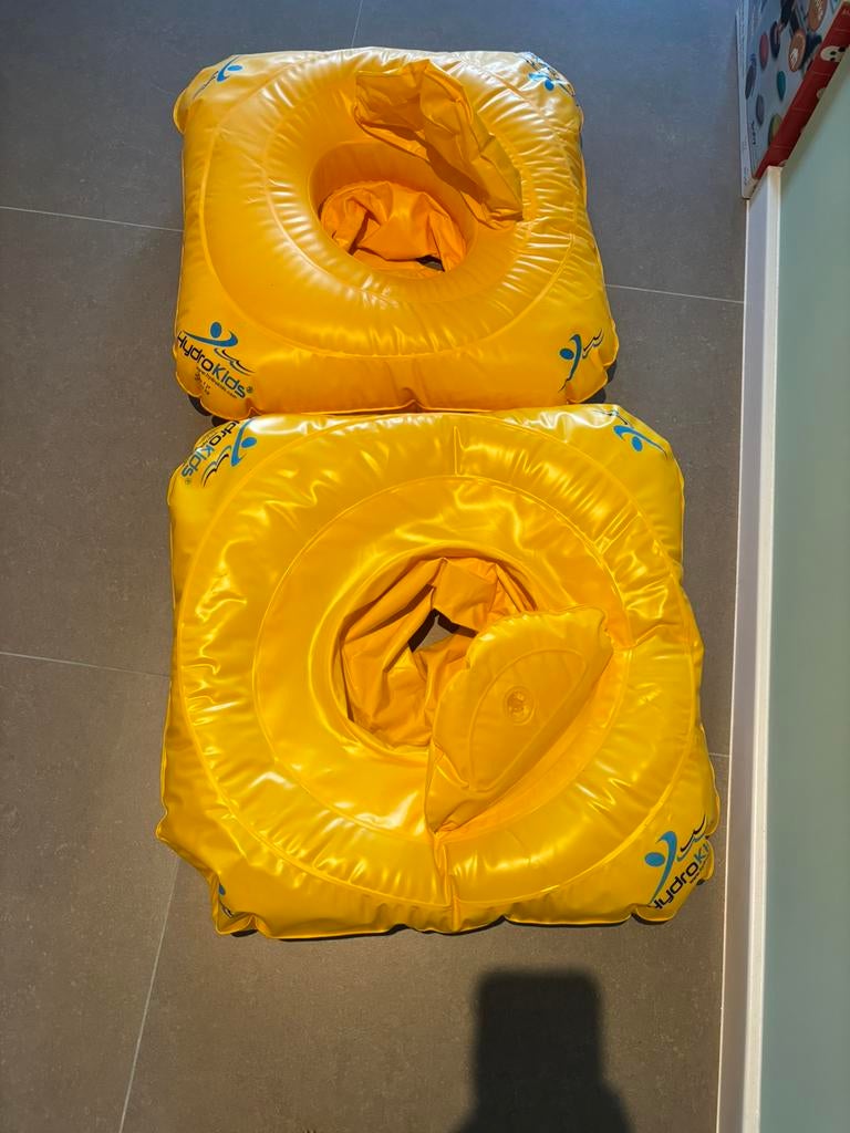 2 zwembanden, Ophalen, Zo goed als nieuw