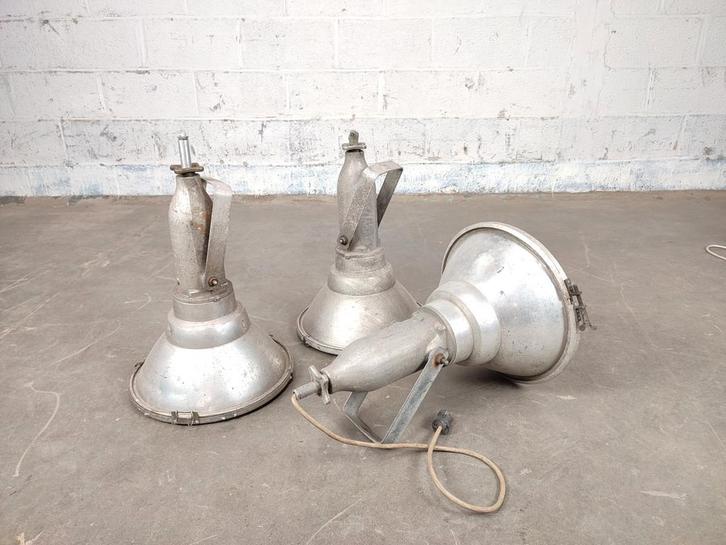 3 schijnwerpers ADB Belgie, Antiquités & Art, Antiquités | Éclairage, Enlèvement