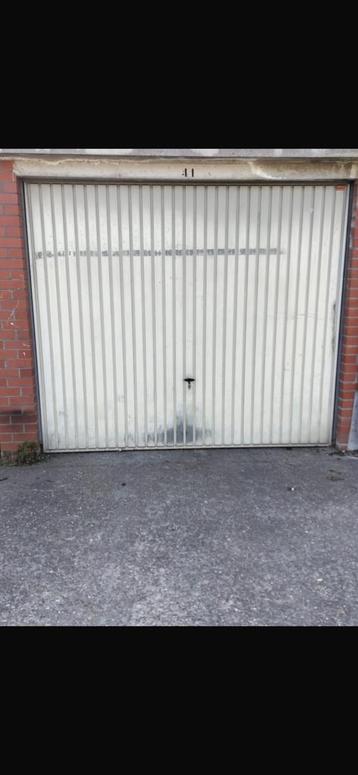 Garagebox / autostaanplaats te huur in Borsbeek beschikbaar voor biedingen