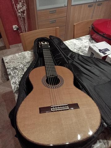 Klassieke gitaar nylon beschikbaar voor biedingen