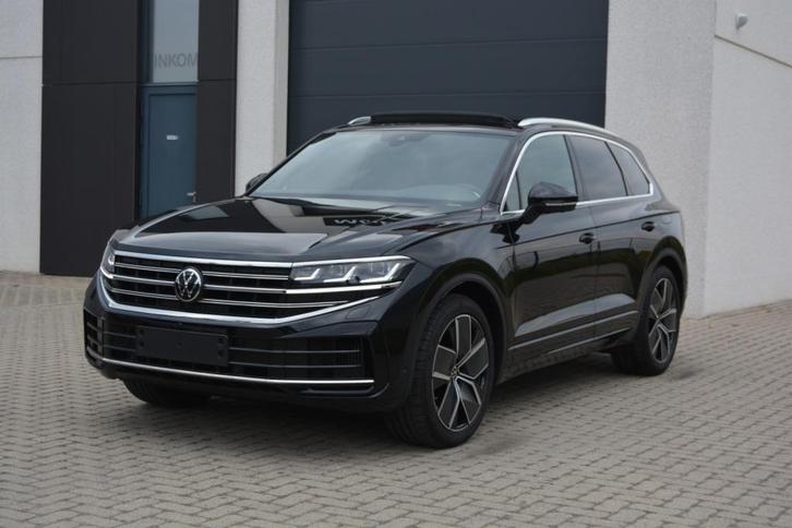 VW Touareg 3.0 V6 e-Hybrid 4Motion Pano/Luchtvering/379PK, Auto's, Volkswagen, Bedrijf, Te koop, Touareg, 360° camera, 4x4, ABS