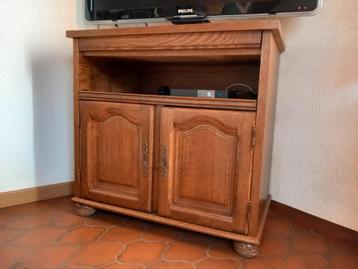 Eiken TV meubel beschikbaar voor biedingen
