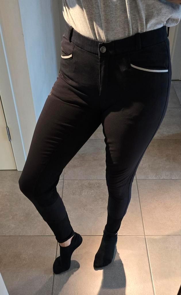 Culotte noire avec assise en cuir synthétique S/36, Animaux & Accessoires, Vêtements d'équitation, Utilisé, Femmes, Sous-vêtement