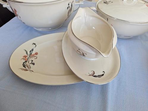 Antiek porseleinen 42 delig servies als nieuw, Antiek en Kunst, Antiek | Servies los, Ophalen