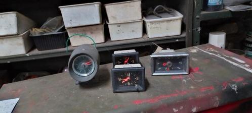 4 klokken op het dashboard, Auto-onderdelen, Dashboard en Schakelaars, Mercedes-Benz, Oldtimer onderdelen, Overige automerken
