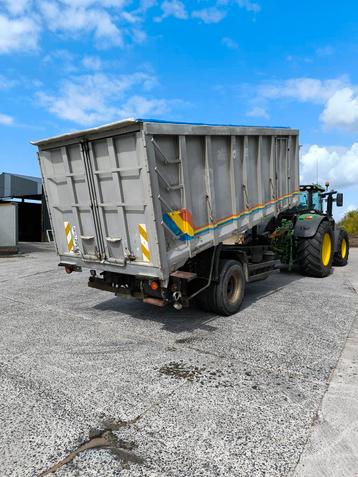 Kipperblazer / bulkwagen beschikbaar voor biedingen