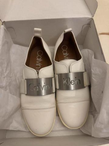 CALVIN KLEIN schoen als nieuw  beschikbaar voor biedingen