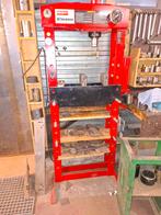 persbank 30 ton, Zakelijke goederen, Ophalen