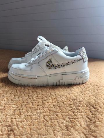 Nike Air Force One Pixel Leopard beschikbaar voor biedingen