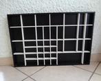 Présentoir pour bibelots miniatures noir/blanc, Antiek en Kunst, Kunst | Beelden en Houtsnijwerken, Verzenden