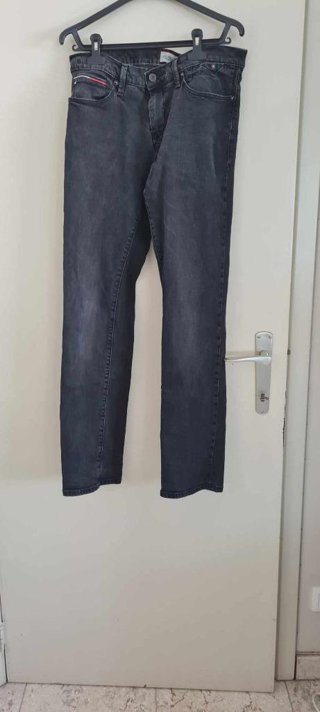 Tommy Hilfiger zwarte spijkerbroek maat 32/34, Kleding | Heren, Spijkerbroeken en Jeans, Gedragen, W32 (confectie 46) of kleiner