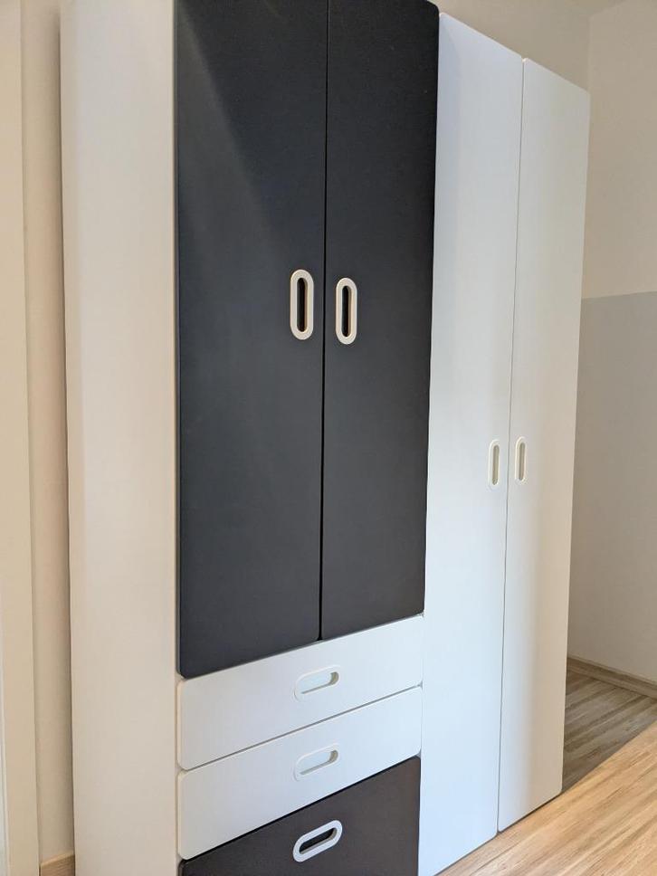 Kleerkasten Smastad Ikea zwart-wit, Kinderen en Baby's, Kinderkamer | Commodes en Kasten, Zo goed als nieuw, Kast, 105 cm of meer