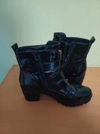 Leuke boots met hak in zwarte lak maat 40, Ophalen of Verzenden, Zo goed als nieuw