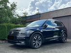 VW Tiguan R-Line Platinum DSG 1.5 TSI 150 pk *Nieuwe Motor*, Auto's, 4 cilinders, Zwart, Leder, 5 zetels