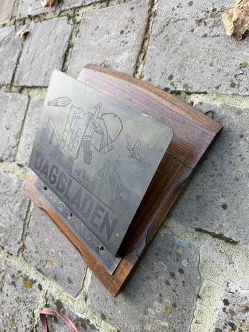 DAGBLADHOUDER beschikbaar voor biedingen