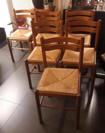 Trendy design en vintage stoelen  beschikbaar voor biedingen