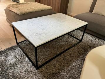 Table basse en marbre intemporelle 