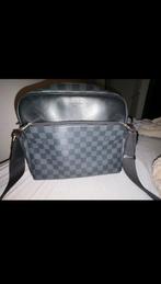Sacoche louis vuitton daytona, Handtassen en Accessoires, Overige Accessoires, Ophalen of Verzenden, Zo goed als nieuw