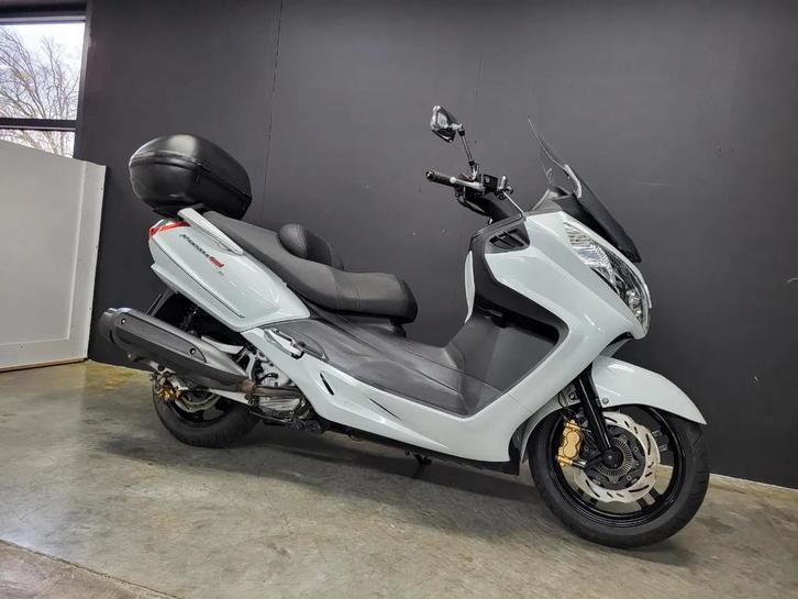 SYM Maxsym 400i ABS (bj 2016), Motoren, Motoren | Overige merken, Bedrijf, Scooter, 12 t/m 35 kW