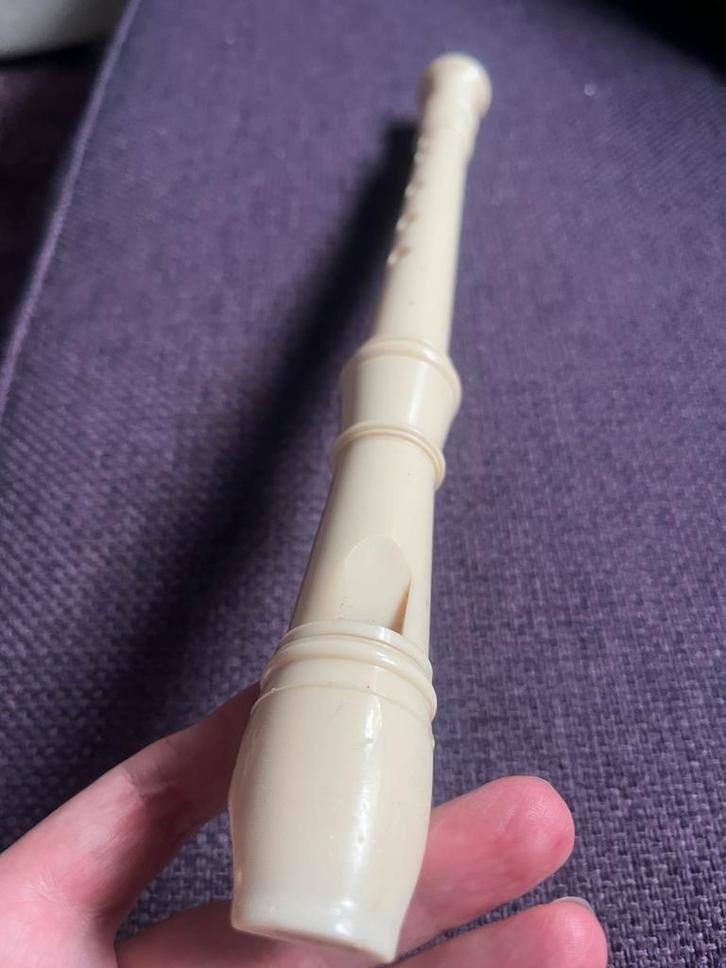 Flûte couleur crème plastique, Muziek en Instrumenten, Blaasinstrumenten | Blokfluiten, Zo goed als nieuw, Ophalen of Verzenden