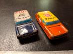 Twee vintage autootjes (metaal/blik), Antiek en Kunst, Verzenden