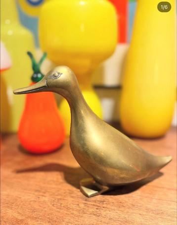 Messing eend beschikbaar voor biedingen