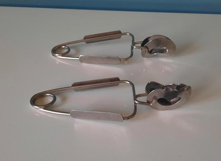 2 slakkentangen, Huis en Inrichting, Keuken | Bestek, Zo goed als nieuw, Zilver, Vaatwasserbestendig, Ophalen of Verzenden