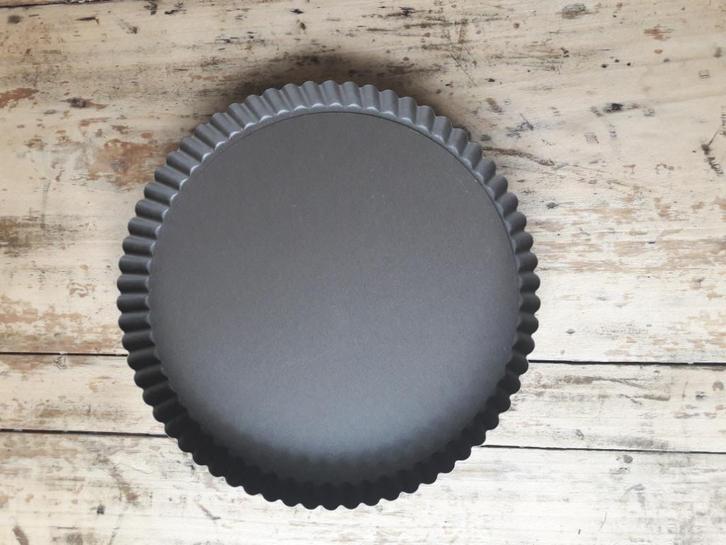 Taartvorm met een diameter van 25,5 cm, Hobby en Vrije tijd, Taarten en Cupcakes maken, Zo goed als nieuw, Bakvorm, Taarten, Ophalen of Verzenden