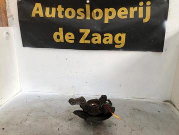 Fusee links-voor van een Daihatsu Sirion beschikbaar voor biedingen