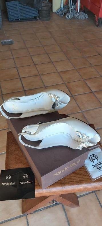 NANDO MUZI WITTE LEREN SCHOENEN:38 beschikbaar voor biedingen