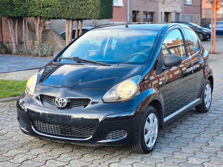 TOYOTA AYGO 1.0 VVTI EURO 5 CARNET D’ENTRETIEN COMPLET, Autos, Toyota, Entreprise, Achat, Aygo, Ordinateur de bord, Radio, Essence