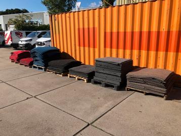 1€ per m2 Tapijttegels vloerbedekking beschikbaar voor biedingen
