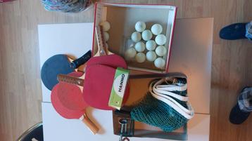 Verzameling spullen ping pong lakens fruitpers enz beschikbaar voor biedingen