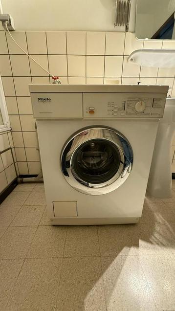 Te koop: Miele wasmachine Novotronic W166 – €50 beschikbaar voor biedingen