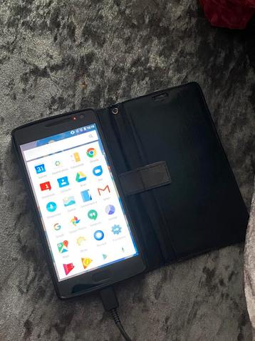 Oneplus A2003. 5.5 pouces 64 Go disponible aux enchères