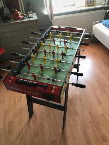 Voetbaltafel met 7 ballen – zelf ophalen beschikbaar voor biedingen