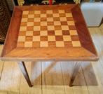 Schaaktafel met volledig  houten schaakset te koop., 1 ou 2 joueurs, Enlèvement ou Envoi, Utilisé