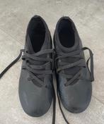 Chaussures crampons foot adidas 33, Adidas, Sportschoenen, Ophalen of Verzenden, Zo goed als nieuw