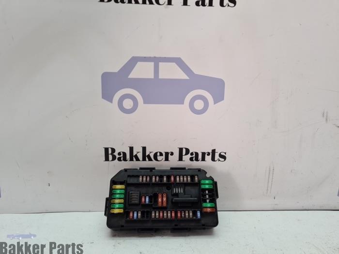 Zekeringkast van een BMW 1-Serie, Auto-onderdelen, Elektronica en Kabels, BMW, Gebruikt, 3 maanden garantie