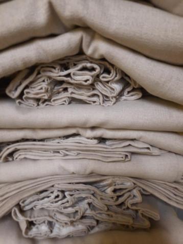 Overgordijnen creme kleur beschikbaar voor biedingen