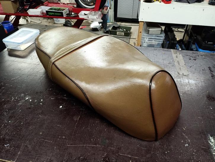 Retro chinese scooter buddyseat zadel gebruikt bruin, Vélos & Vélomoteurs, Pièces de cyclomoteur | Scooters, Utilisé, Autres marques