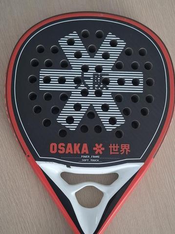 Padel racket beschikbaar voor biedingen