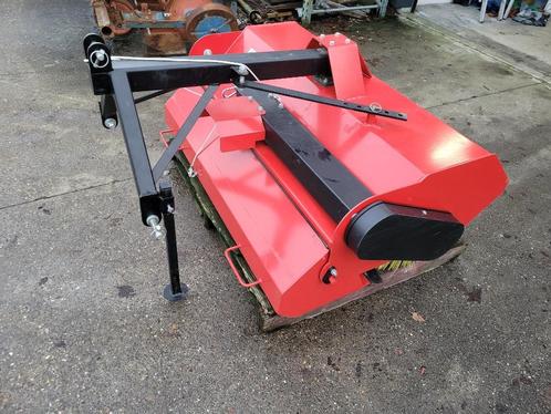 Veegmachine 1.25 mtr met opvangbak en cardan aandrijving, Doe-het-zelf en Bouw, Reinigingsmachines, Zo goed als nieuw, Ophalen