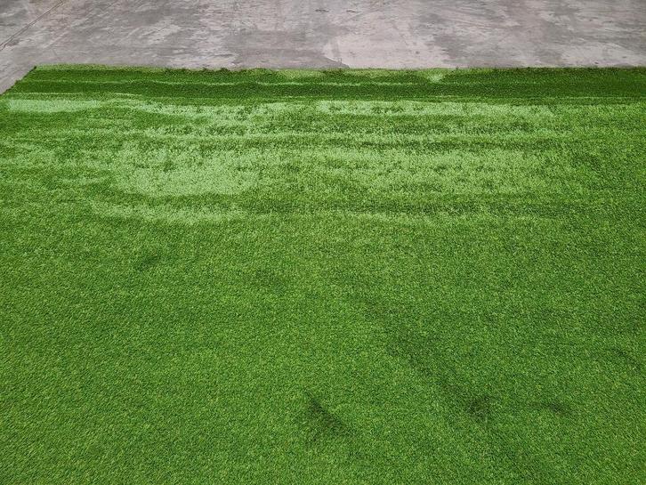 Stukje kunstgras met fabricagefout 90% korting pr, Tuin en Terras, Gras en Kunstgras, Nieuw, Kunstgras, Minder dan 10 m², Ophalen