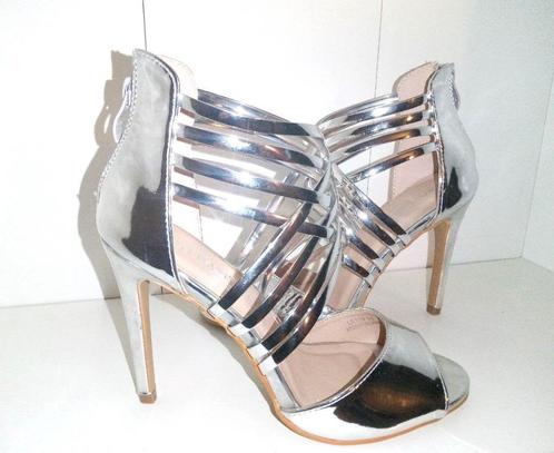 Sandalen/hoge hakken - Zilver - Maat 38, Kleding | Dames, Schoenen, Nieuw, Pumps, Overige kleuren, Verzenden