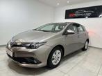 Toyota Auris 1.8i HYBRIDE ESSENCE *GARANTIE 12 MOIS*LED*GPS*, Auto's, Toyota, Stof, Gebruikt, 4 cilinders, Bruin