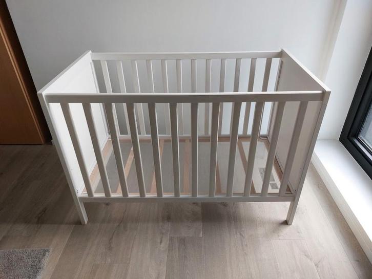 Babybed 60 x 120 cm, Kinderen en Baby's, Babywiegjes en Ledikanten, Zo goed als nieuw, Ledikant, Ophalen